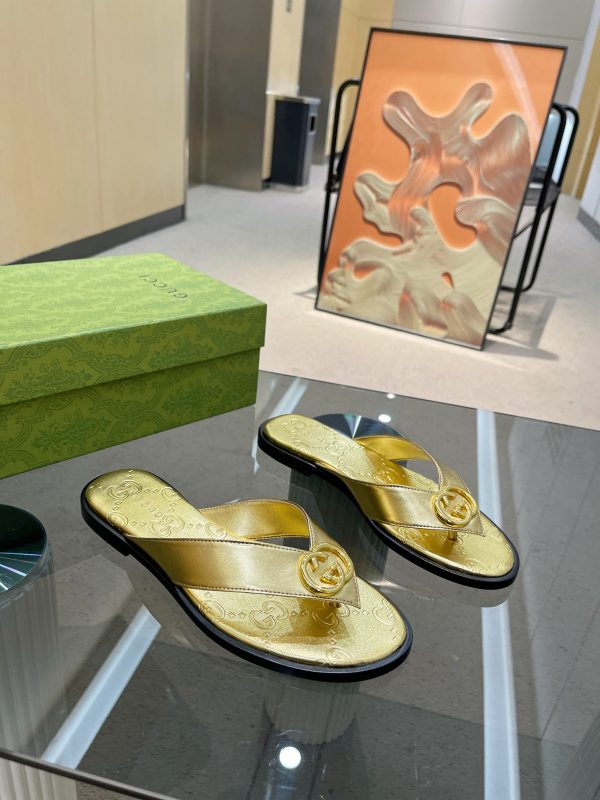 Gucci Strap Thong Leather Sandal Gold