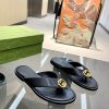 Gucci Strap Thong Leather Sandal Black