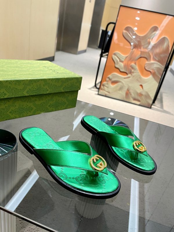 Gucci Strap Thong Leather Sandal Green